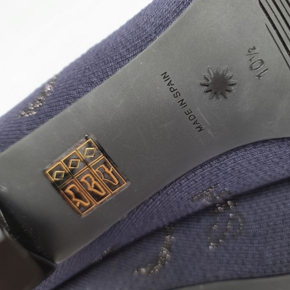 Stuart Weitzman | The Violetta 80 SW Logo Navy Mid-Calf Sock Stretch Knit Bootie - Picture 11 of 13